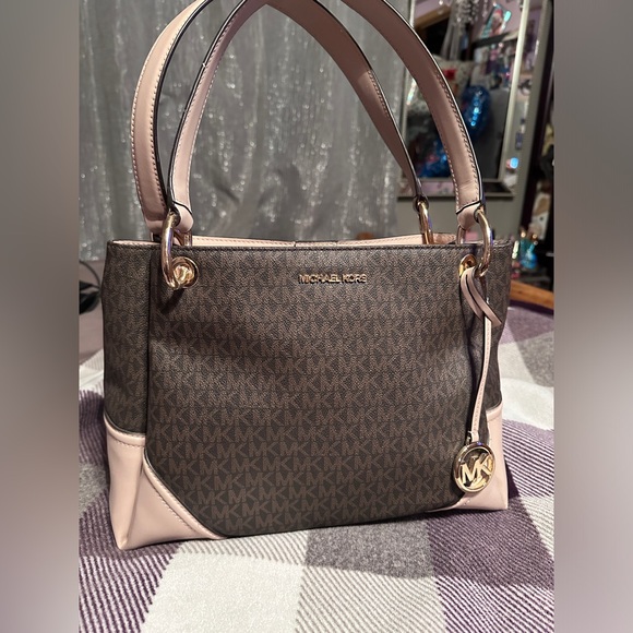 Michael Kors Nicole Large Tote Brown Signature Bag - Picture 1 of 5